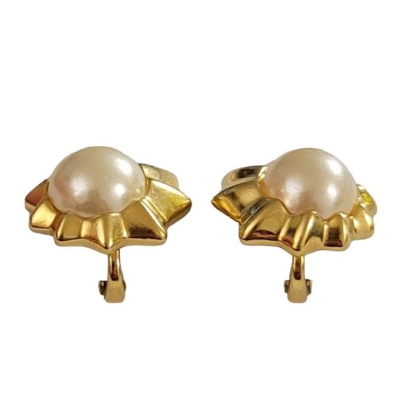 Trifari Crown Over T Gold Tone Starburst Center Faux Pearl Clip On Earrings K992 - Picture 4 of 11